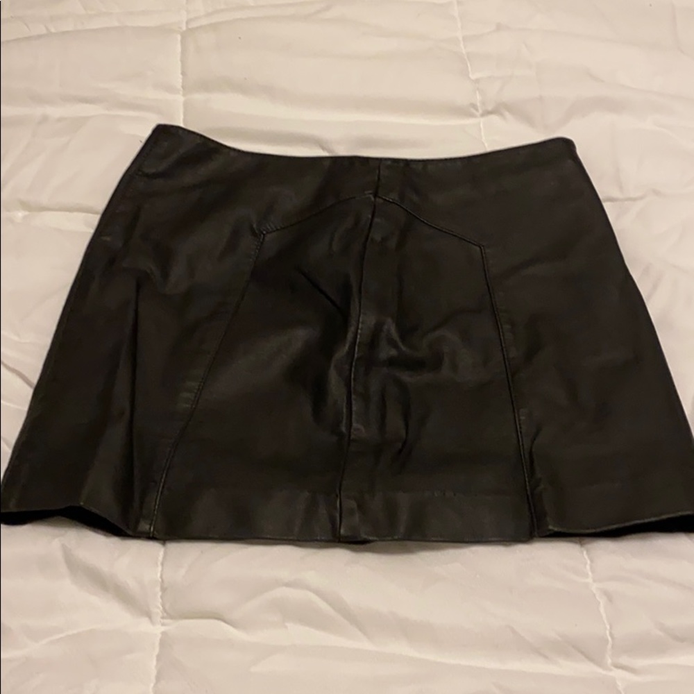 💜Black polyurethane mini skirt
